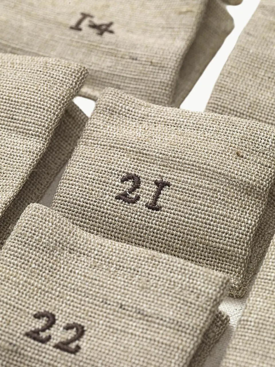 Adventskalender Pine van katoen en jute^ferm LIVING Online