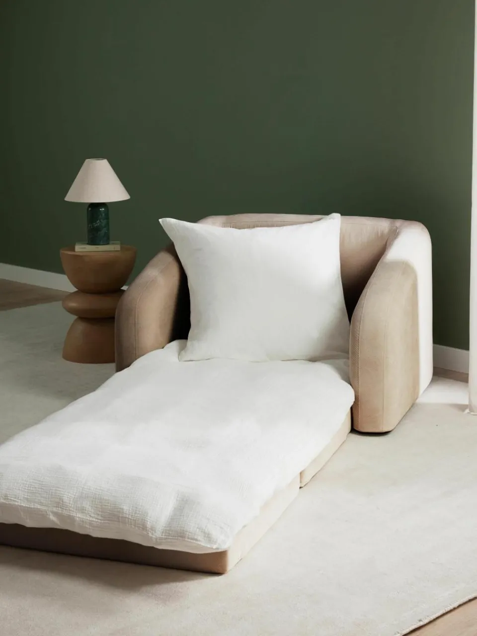 Beige slaapfauteuil Eliot^Westwing Collection Best