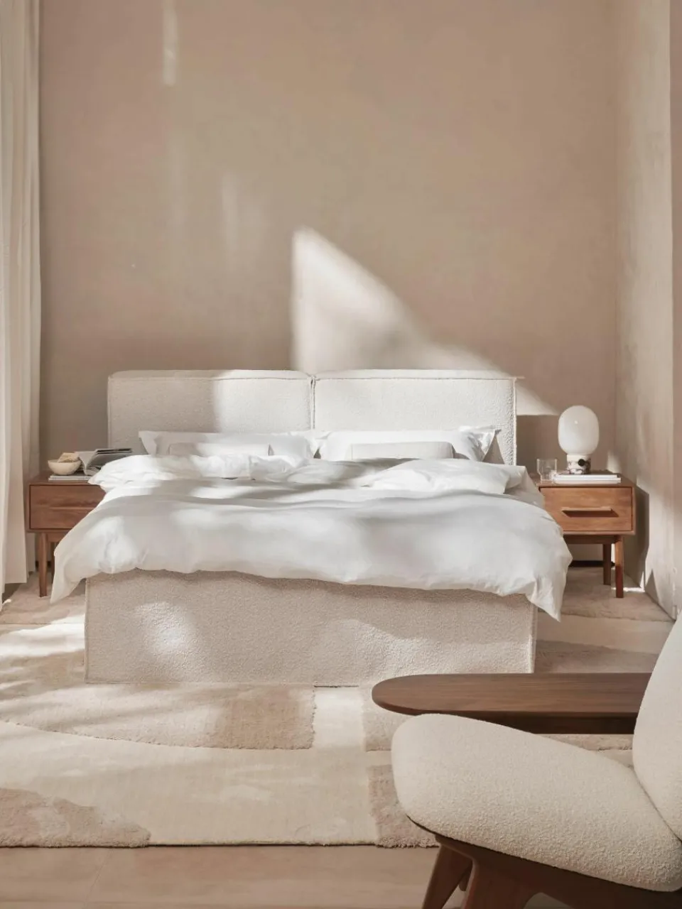 Bouclé boxspring bed Lennon^Westwing Collection Sale
