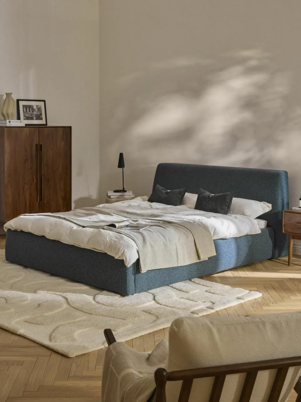 Bouclé gestoffeerd bed Cloud met opbergruimte^Westwing Collection Hot