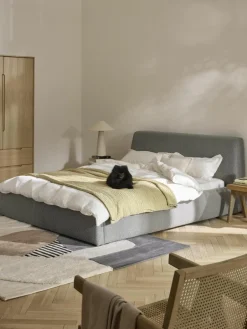Bouclé gestoffeerd bed Cloud^Westwing Collection Online
