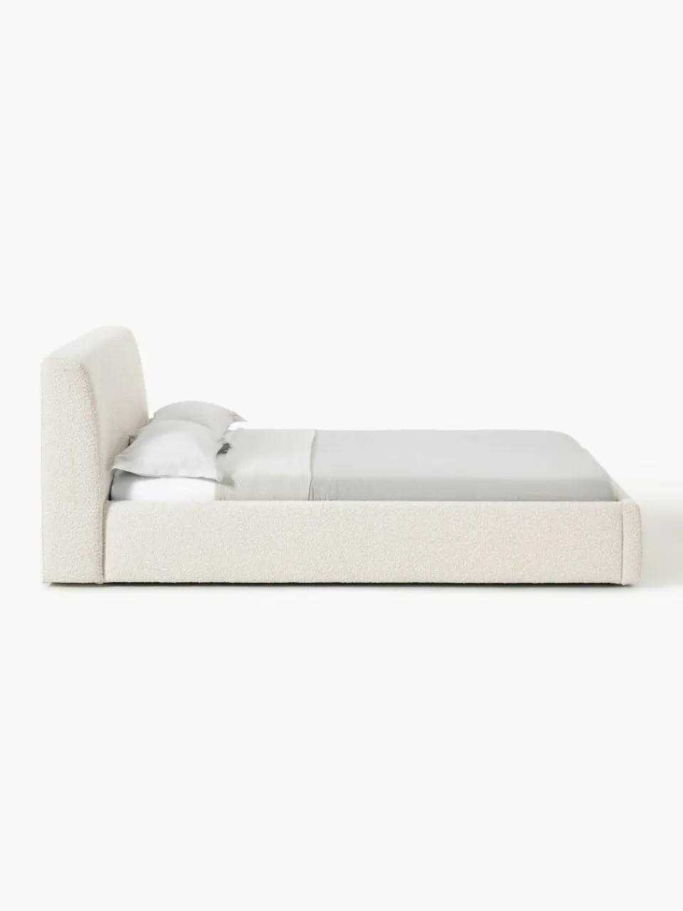 Bouclé gestoffeerd bed Cloud^Westwing Collection Fashion