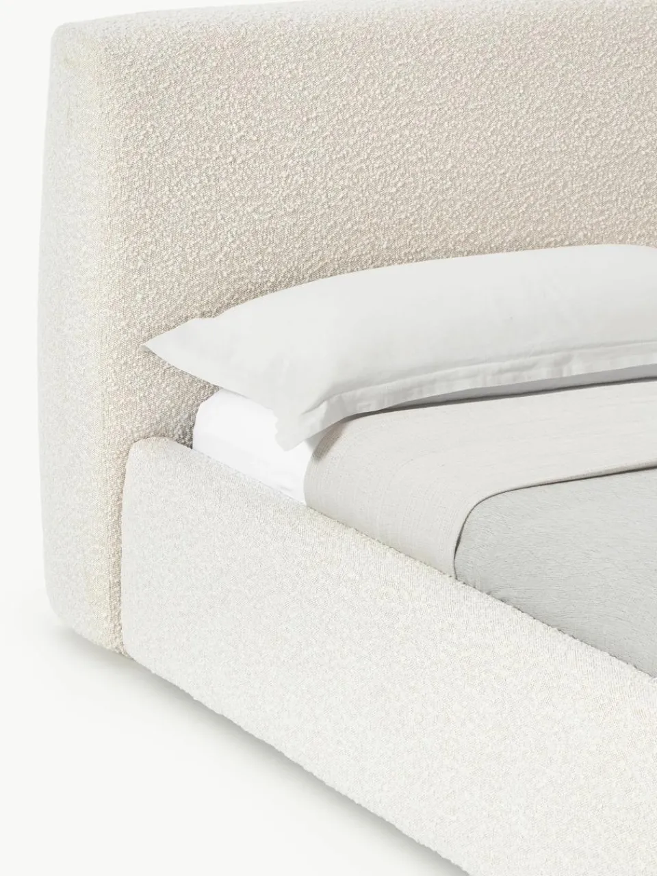 Bouclé gestoffeerd bed Cloud^Westwing Collection Fashion