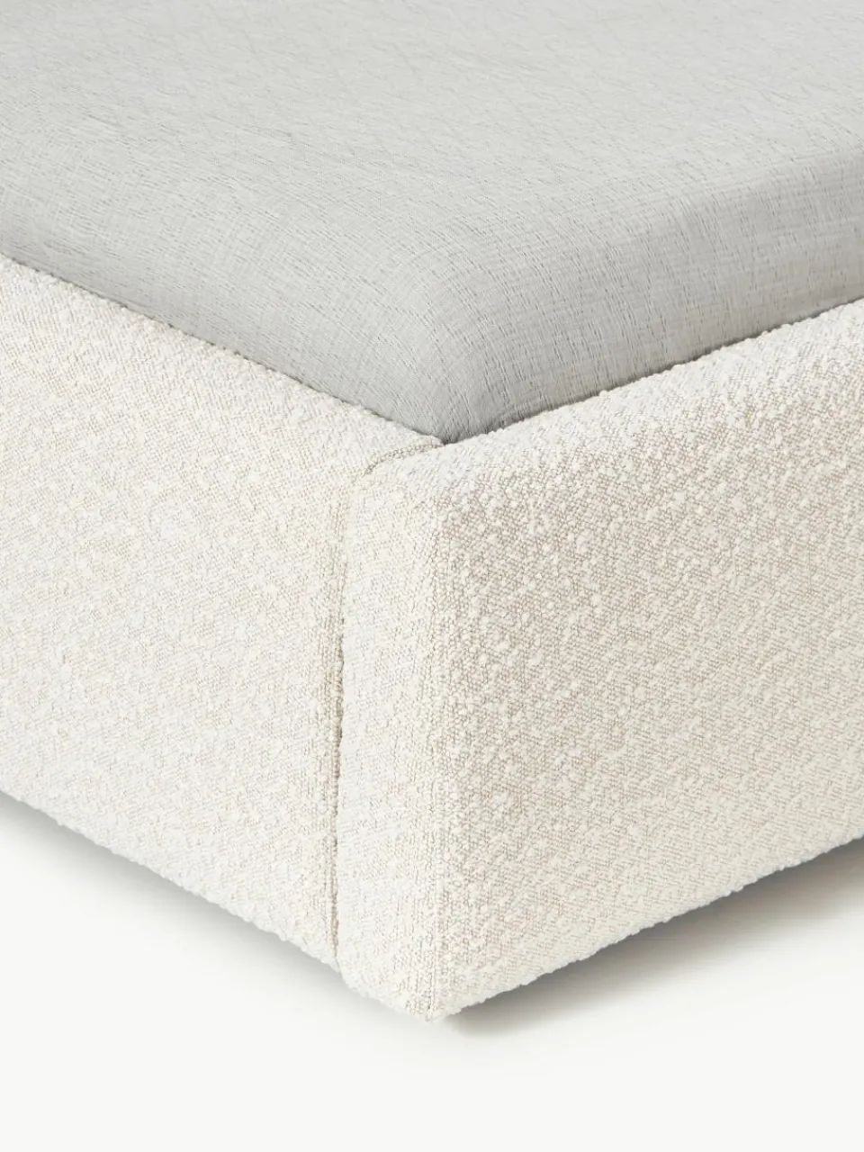 Bouclé gestoffeerd bed Cloud^Westwing Collection Fashion
