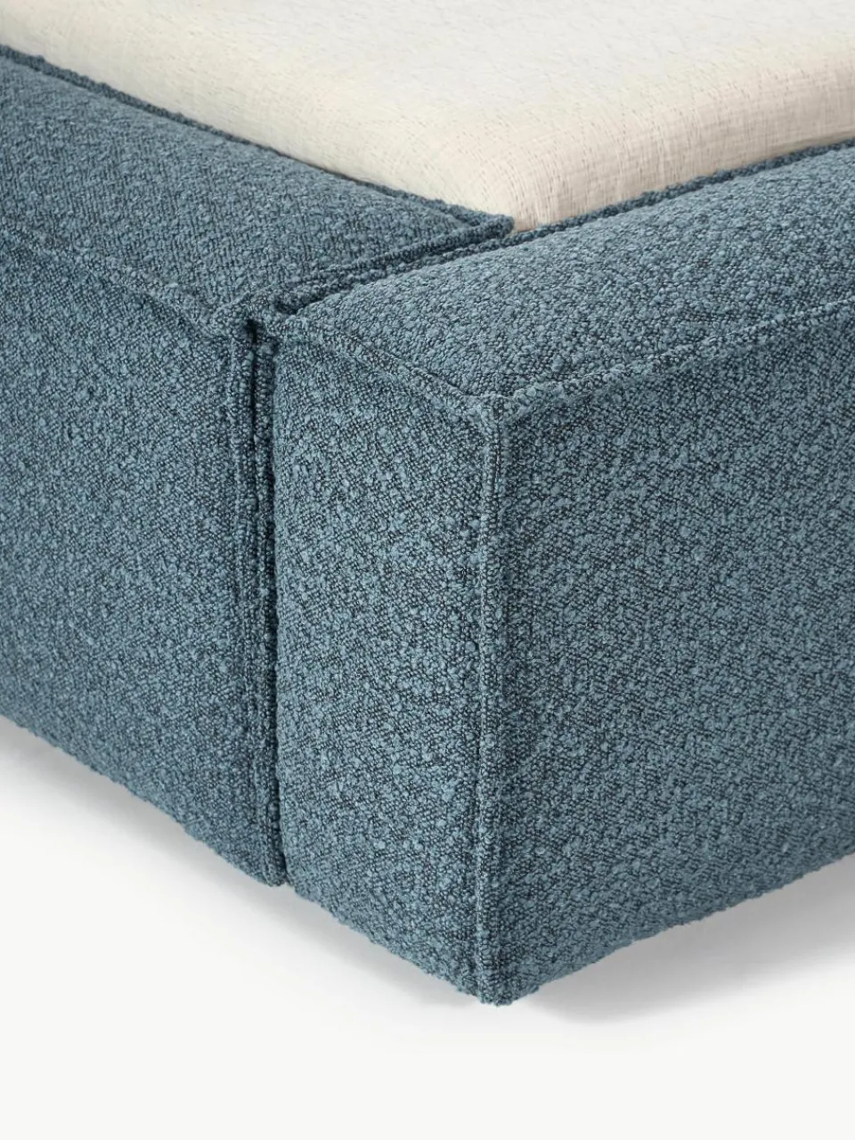 Bouclé gestoffeerd bed Lennon^Westwing Collection Best
