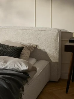 Bouclé gestoffeerd bed Lennon^Westwing Collection Clearance