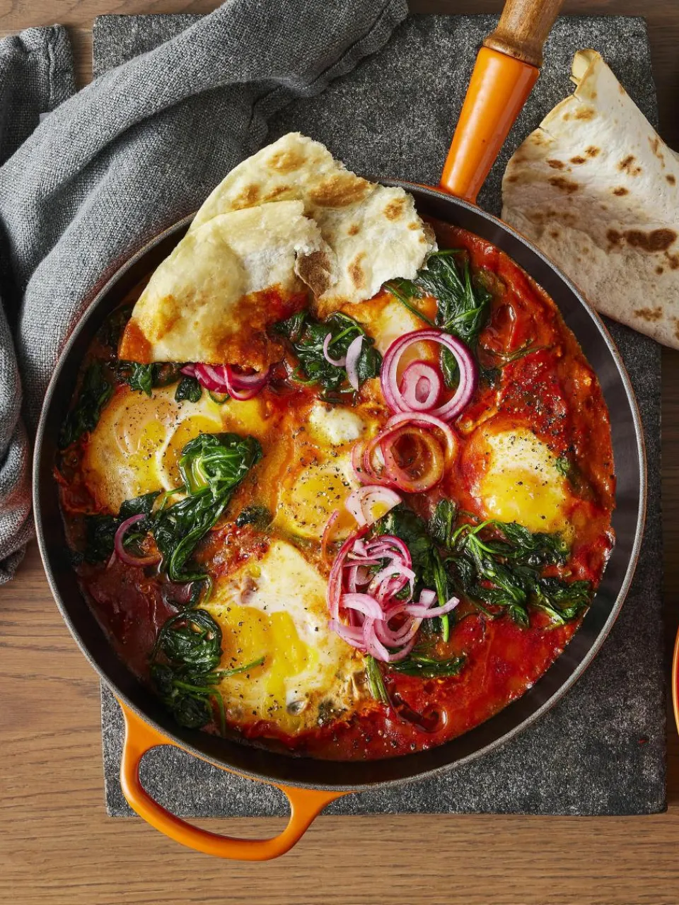 Braadpan Signature Collection uit gietijzer met houten handvat^LE CREUSET Hot