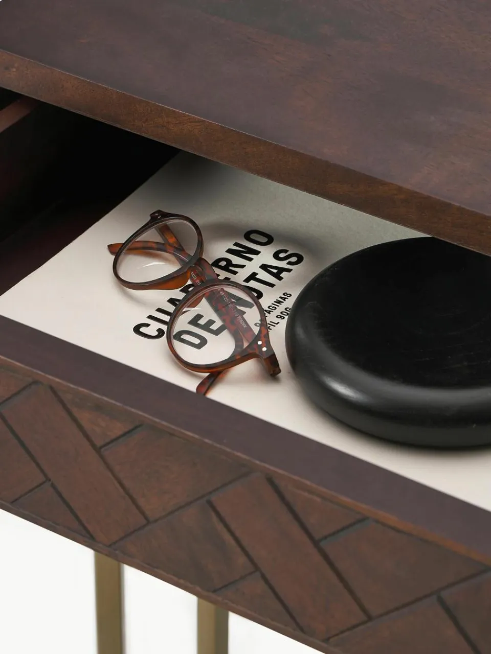 Bureau Luca van mangohout met visgraat-patroon^Westwing Collection Online