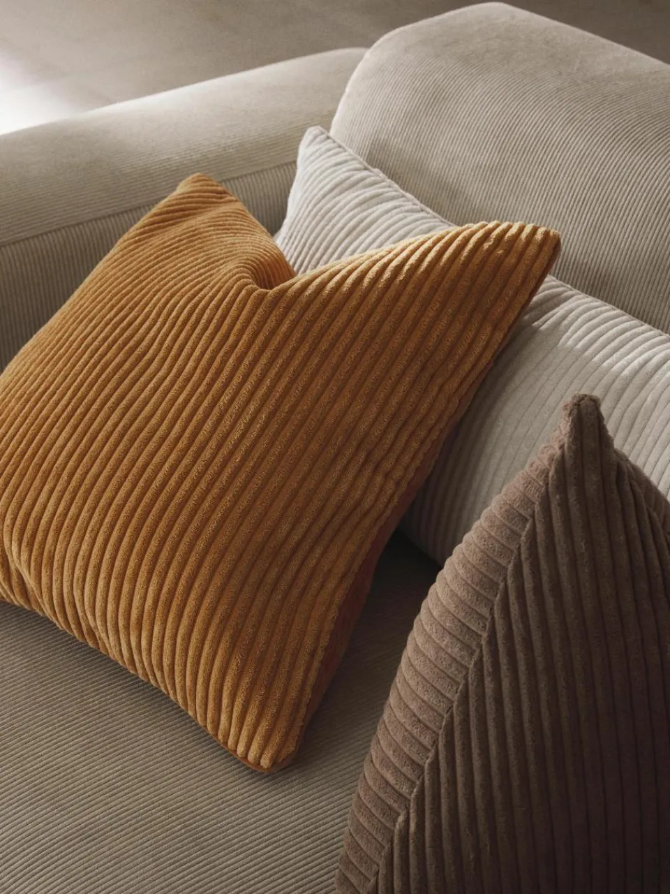 Corduroy kussenhoes Kylen^Westwing Collection Sale