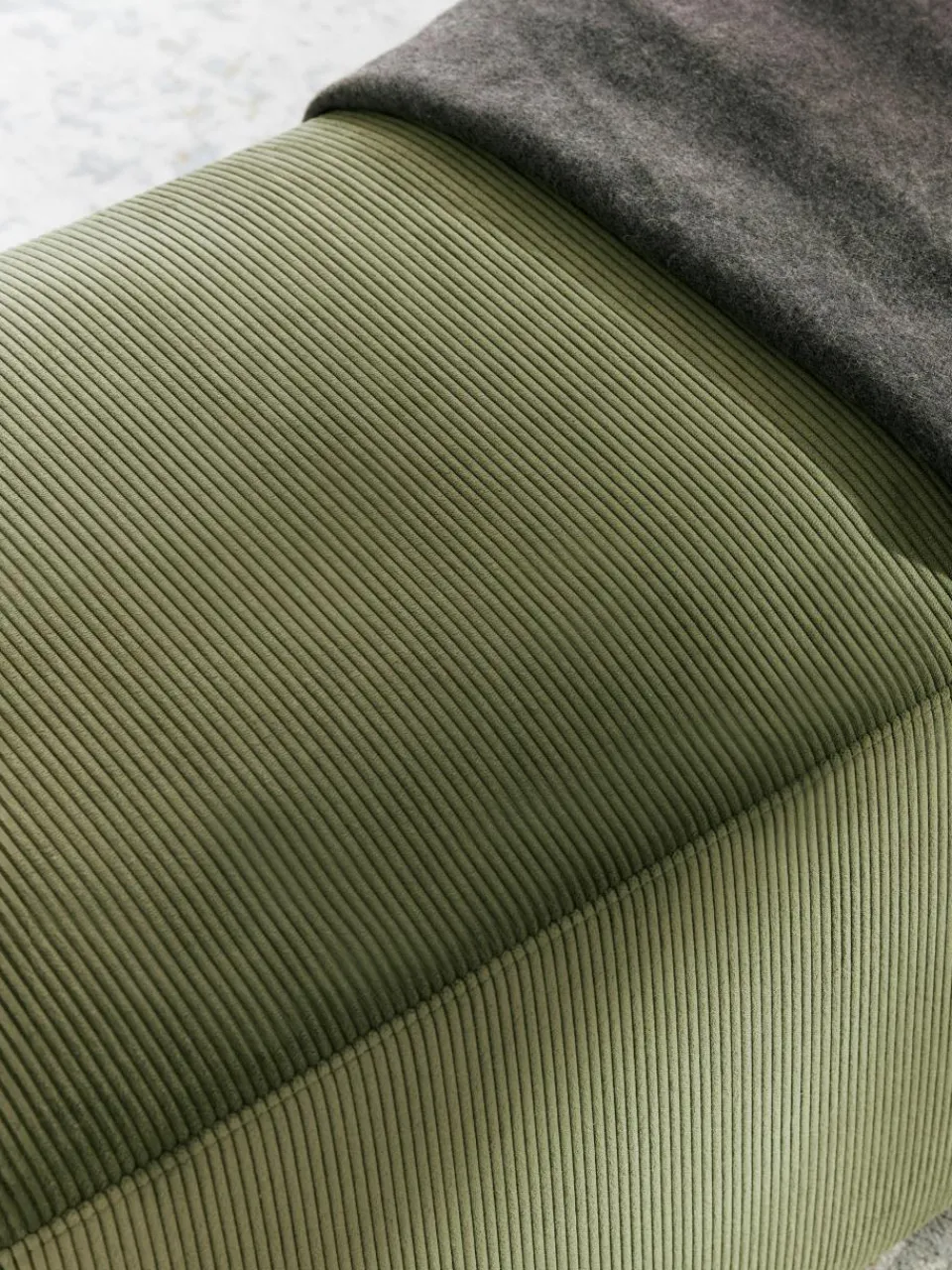 Corduroy poef Melva, B 99 x D 42 cm^Westwing Collection New