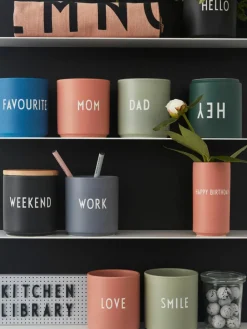 Design beker Favourite DAD/LOVE met opschrift op de voor- en achterzijde^DESIGN LETTERS Outlet