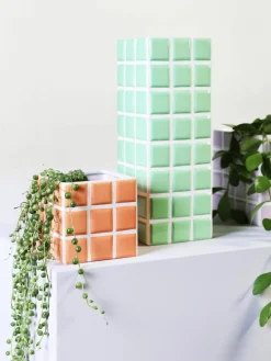 Design vaas Tile met tegellook, H 28 cm^&k Amsterdam Sale