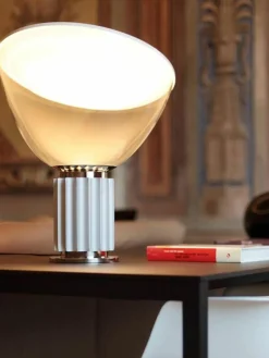 Dimbare LED tafellamp Taccia Small, mondgeblazen^Flos Online