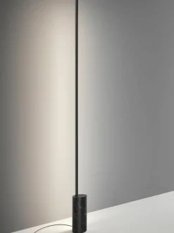 Dimbare LED vloerlamp Hilow Line met marmeren voet^Panzeri New