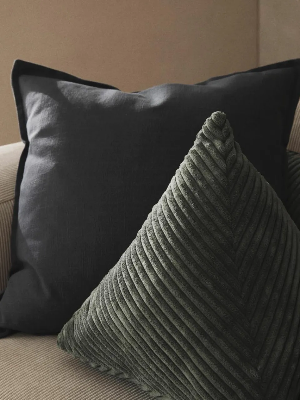 Driehoekige corduroy kussen Kylen^Westwing Collection Discount