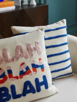 Dubbelzijdige kussenhoes Blah Blah met geborduurde opschrift^Westwing Collection Outlet