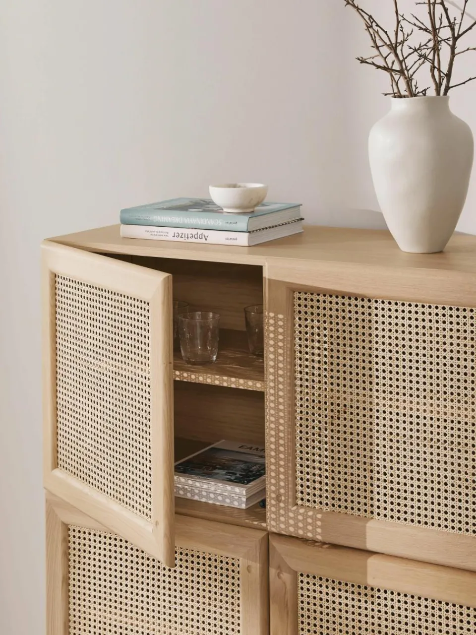 Eikenhouten dressoir Jolie met Weens vlechtwerk^Westwing Collection Clearance