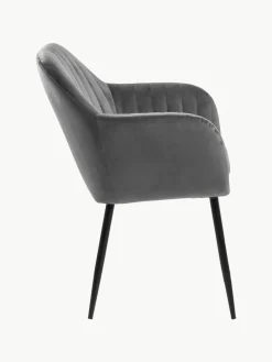 Fluwelen armstoel Emilia met metalen poten^Westwing Discount