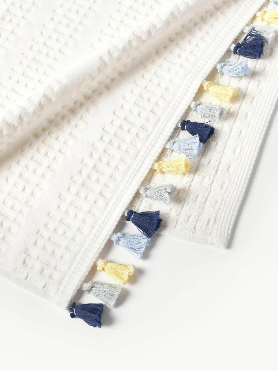 Fluwelen handdoek Tallulah met decoratieve franjes, in verschillende formaten^Westwing Collection Sale