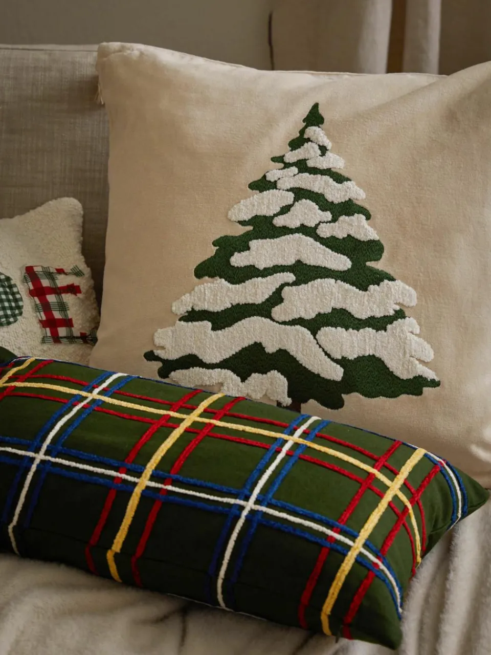 Fluwelen kussenhoes Amara met gesticktem Tannenbaum^Westwing Collection Online