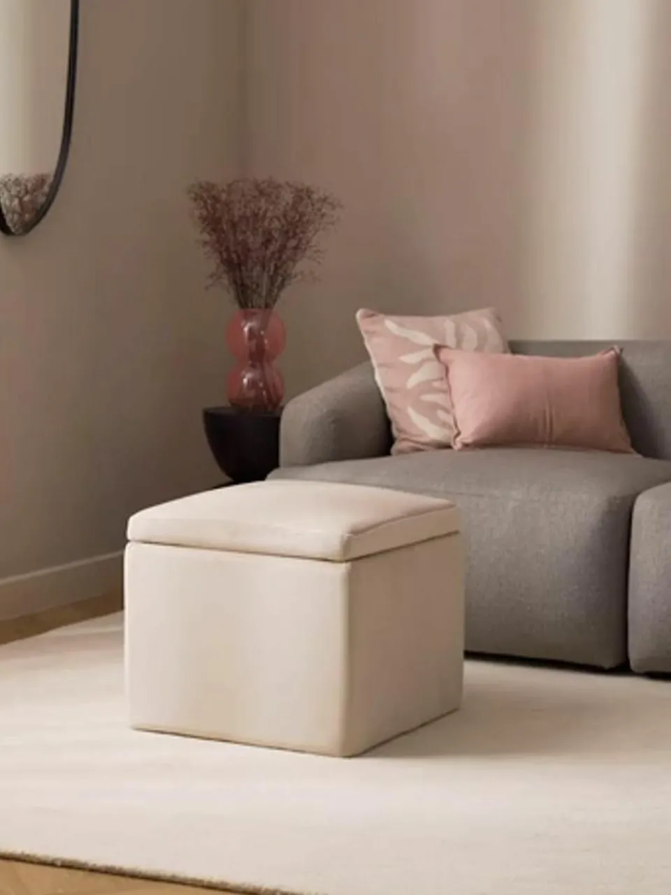 Fluwelen poef Winou met opbergruimte^Westwing Collection Hot