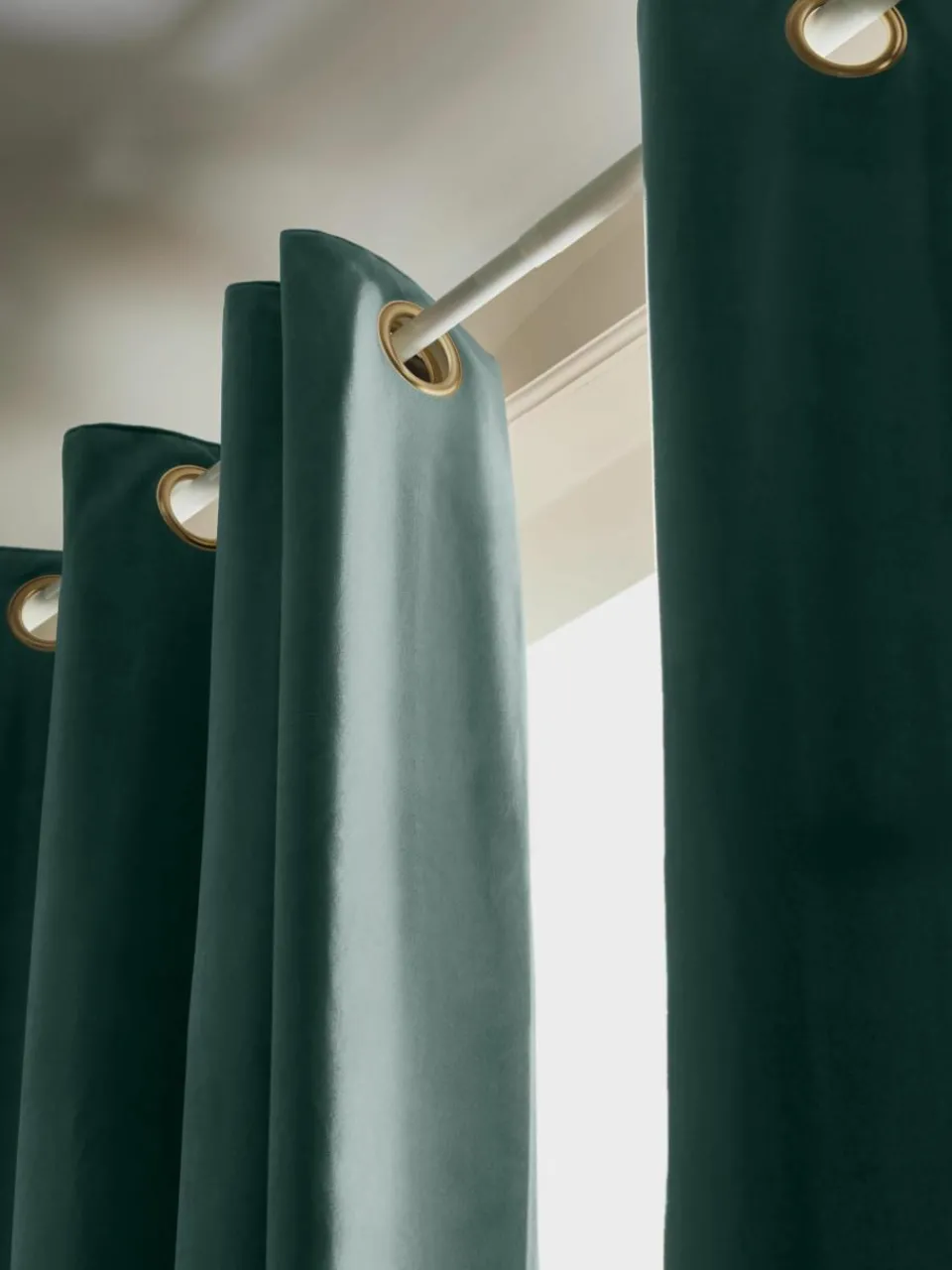 Fluwelen verduisteringsgordijn Rush met oogjes, 2 stuks^Westwing Collection Fashion