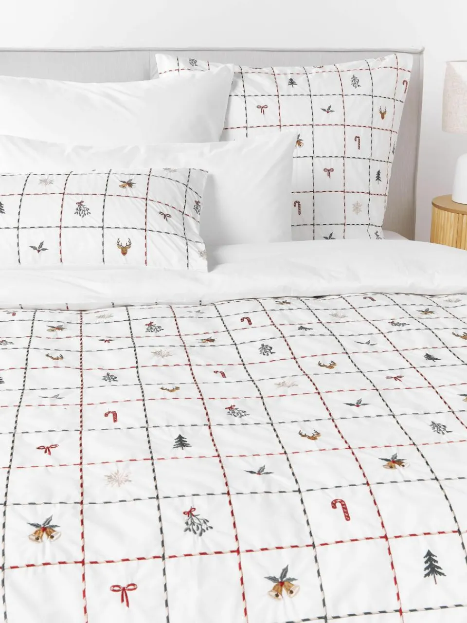 Geborduurd dekbedovertrek Rudy van perkalkatoen met kerstmotieven^Westwing Collection Fashion