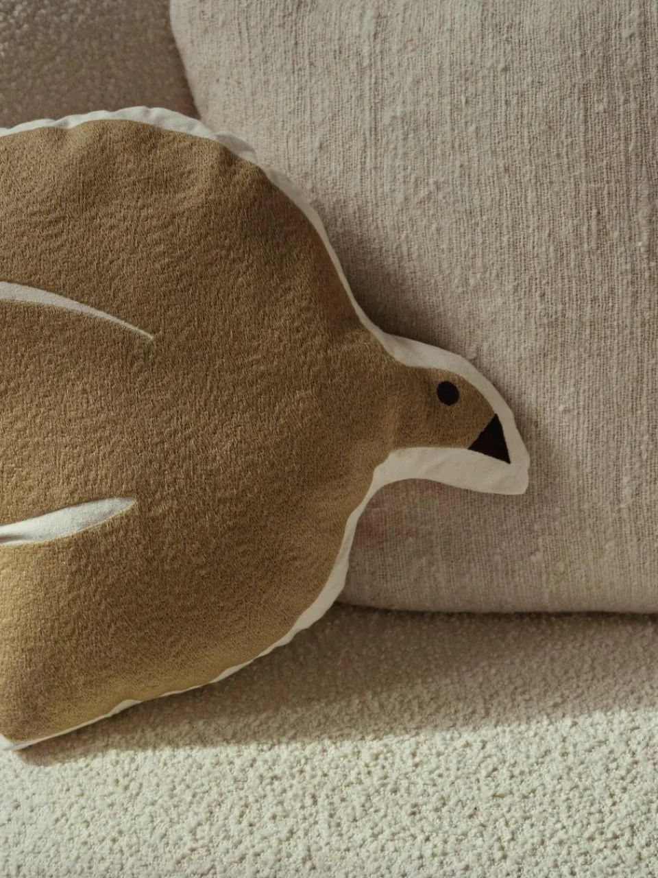 Geborduurd kussen Swif Bird van biokatoen^ferm LIVING Kids Outlet
