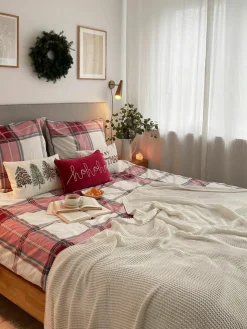 Geborduurde fluwelen kussenhoes Hohoho met bies^Westwing Collection Outlet