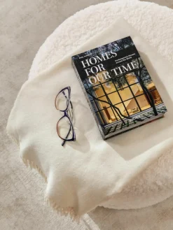 Geïllustreerd boek Homes for our Time^Westwing Clearance