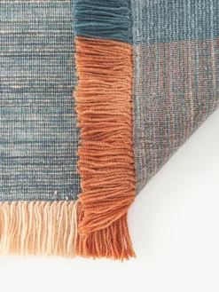 Geruit wollen vloerkleed Bliss met franjes^Westwing Collection New