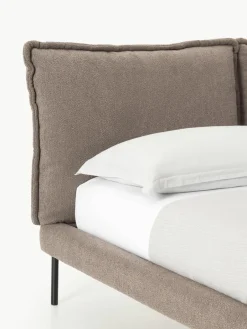Gestoffeerd bed Amelia van teddy bouclé^Westwing Collection Online