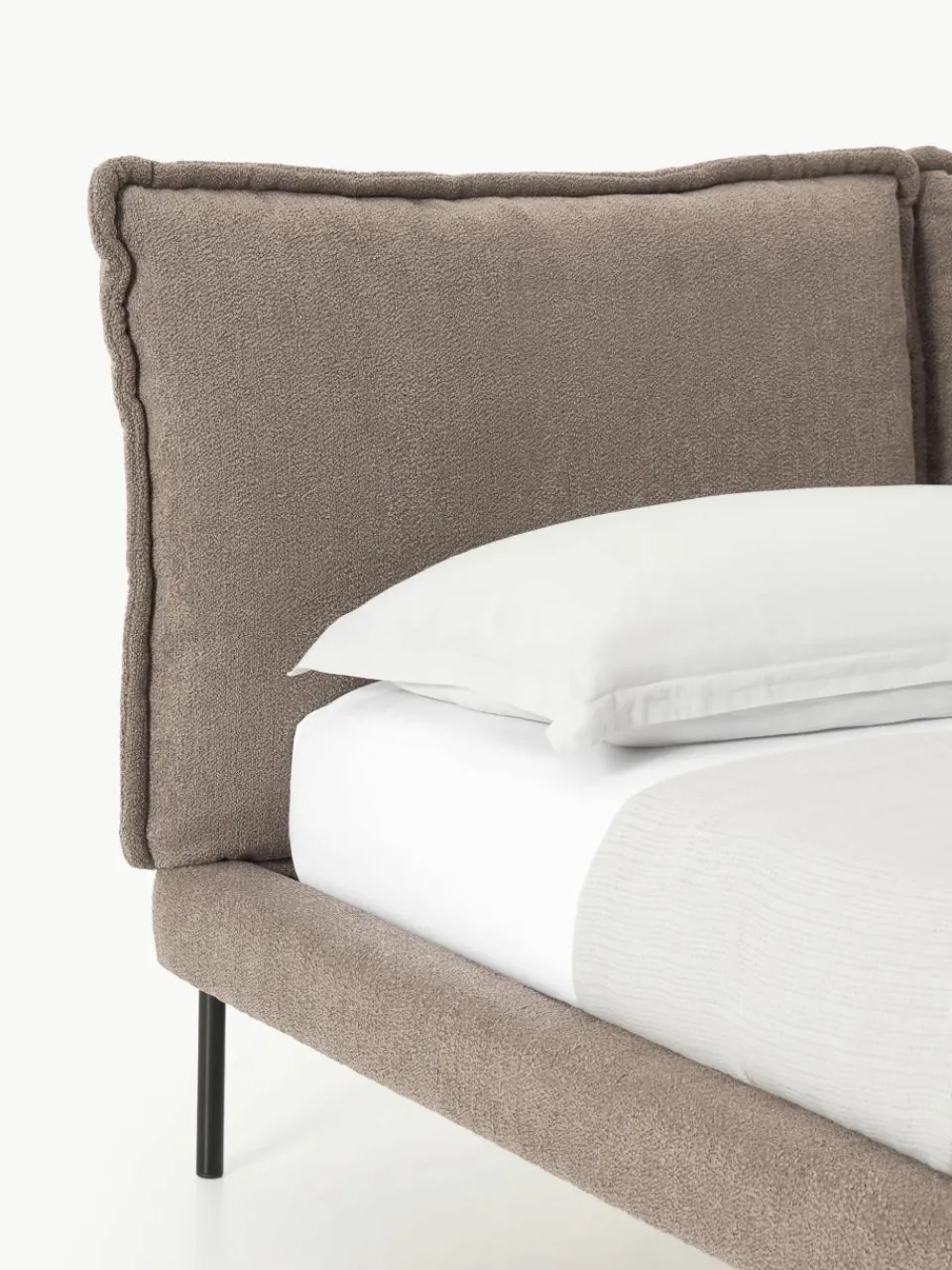 Gestoffeerd bed Amelia van teddy bouclé^Westwing Collection Online