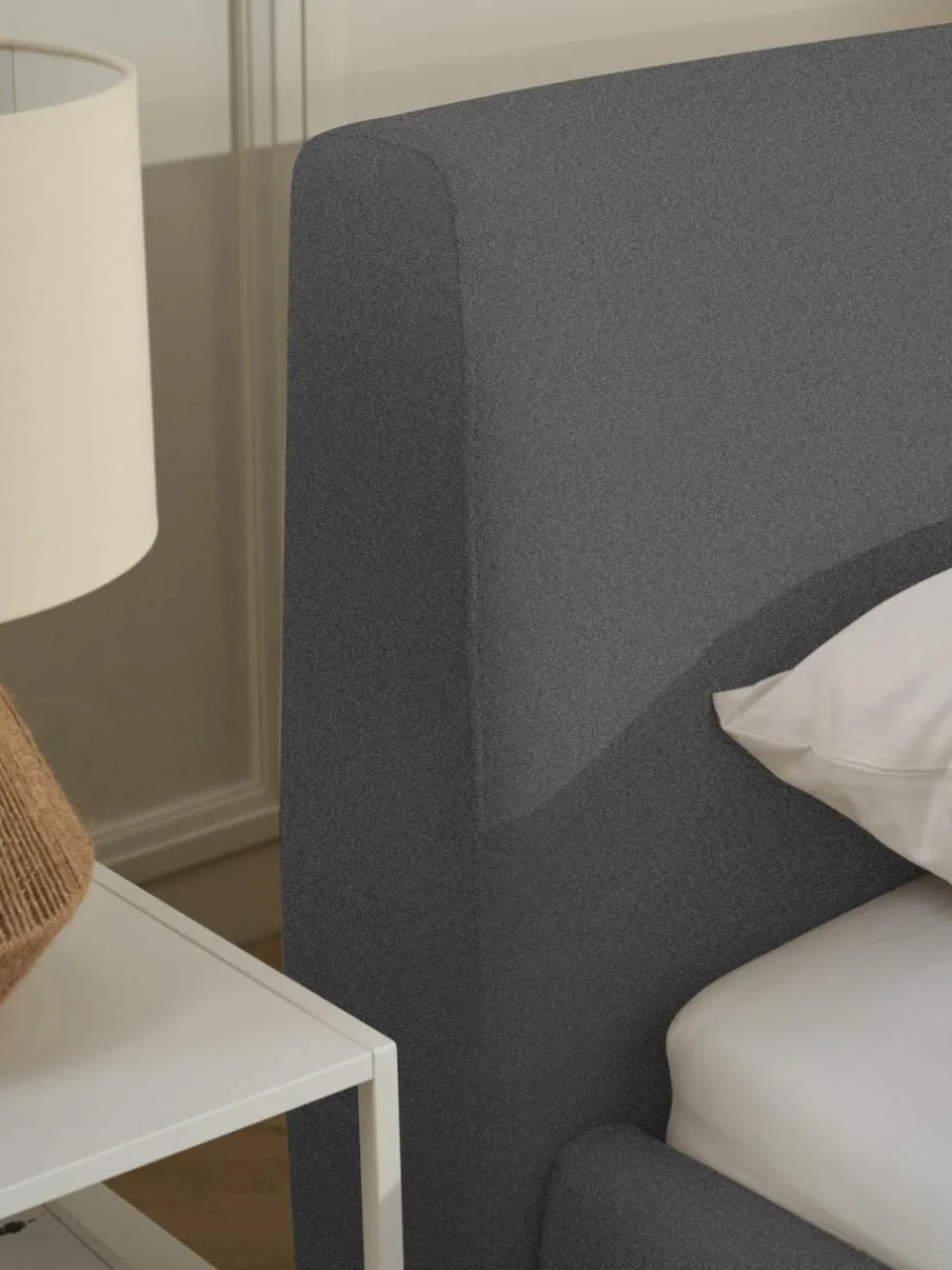 Gestoffeerd bed Cloud met opbergruimte^Westwing Collection Discount