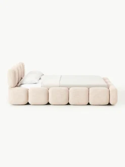 Gestoffeerd bed Tayla gemaakt van bouclé^Westwing Collection Fashion