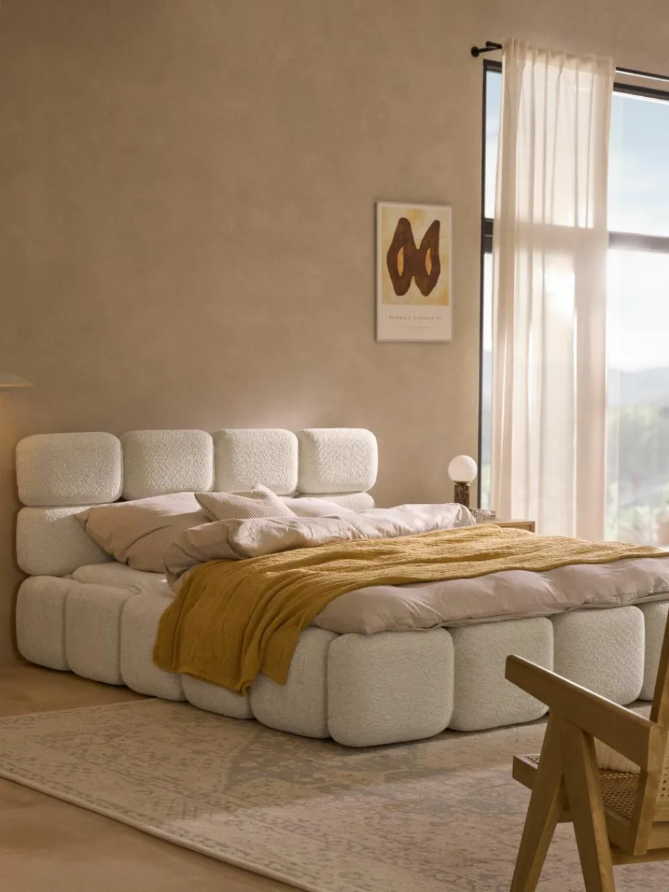 Gestoffeerd bed Tayla van teddy bouclé^Westwing Collection Sale