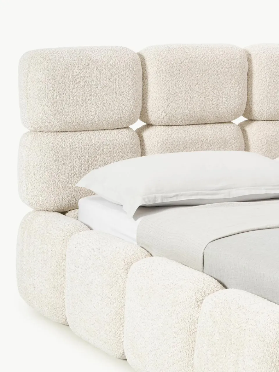 Gestoffeerd bed Tayla van teddy bouclé^Westwing Collection Sale