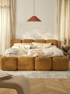 Gestoffeerd bed Tayla van teddy bouclé^Westwing Collection Hot