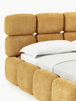 Gestoffeerd bed Tayla van teddy bouclé^Westwing Collection Outlet