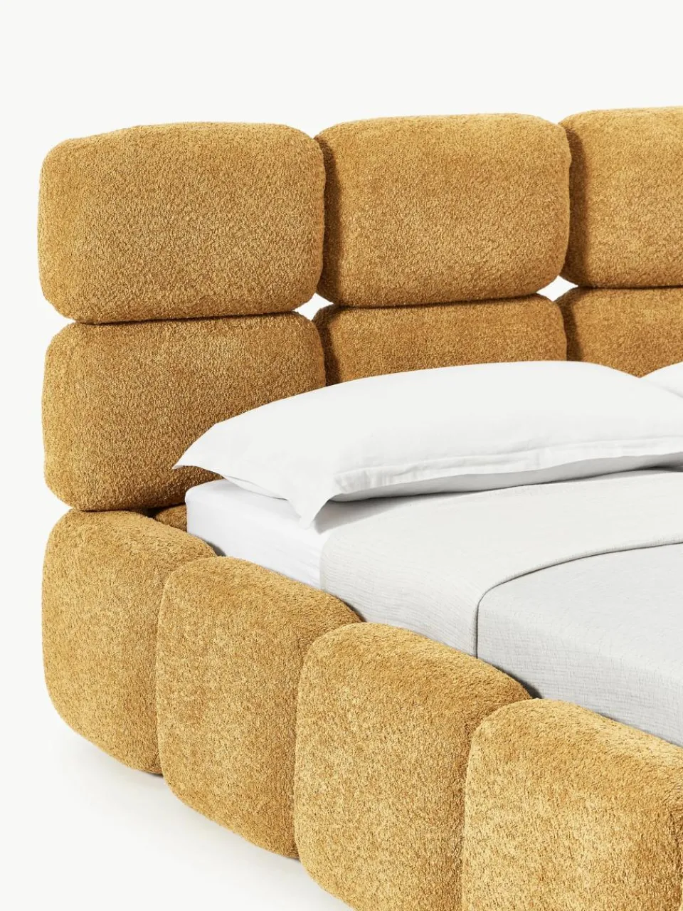 Gestoffeerd bed Tayla van teddy bouclé^Westwing Collection Outlet