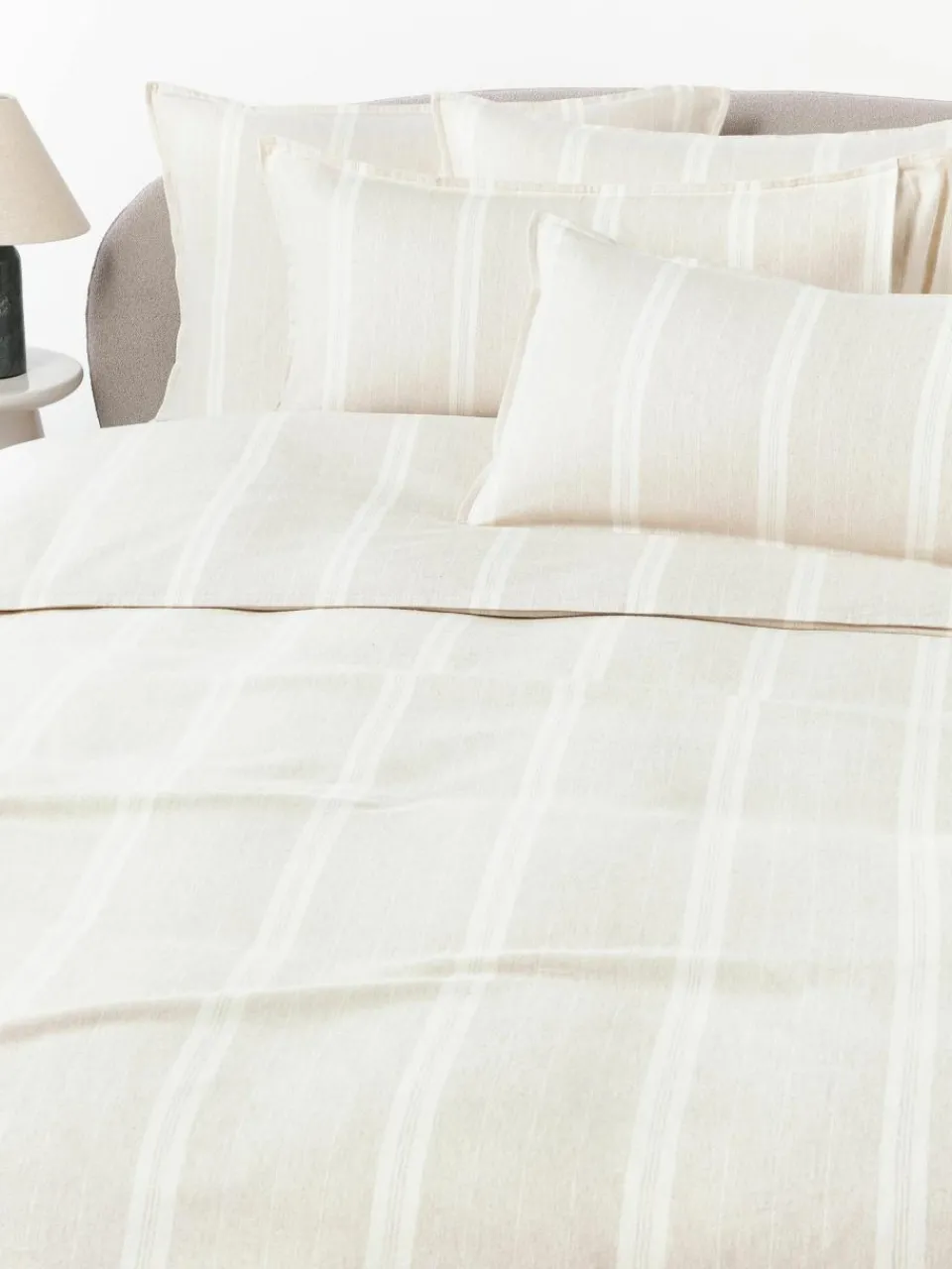 Gestreepte flanellen kussenhoes Belinda^Westwing Collection Hot