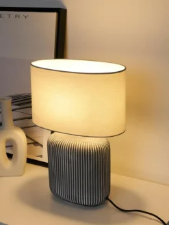 Gestreepte ovale keramische tafellamp Pure Shine^Westwing Fashion