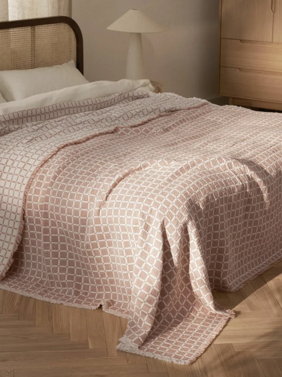 Gewassen mousseline bedsprei Ronia met franjes^Westwing Collection Sale