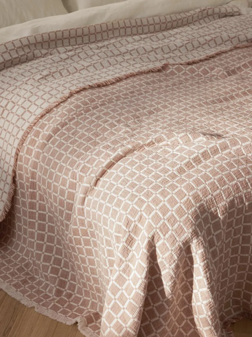 Gewassen mousseline bedsprei Ronia met franjes^Westwing Collection Sale