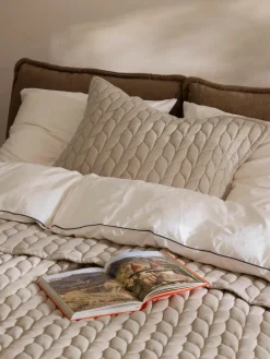 Gewatteerde flanellen bedsprei Selby met structuurpatroon^Westwing Collection Best