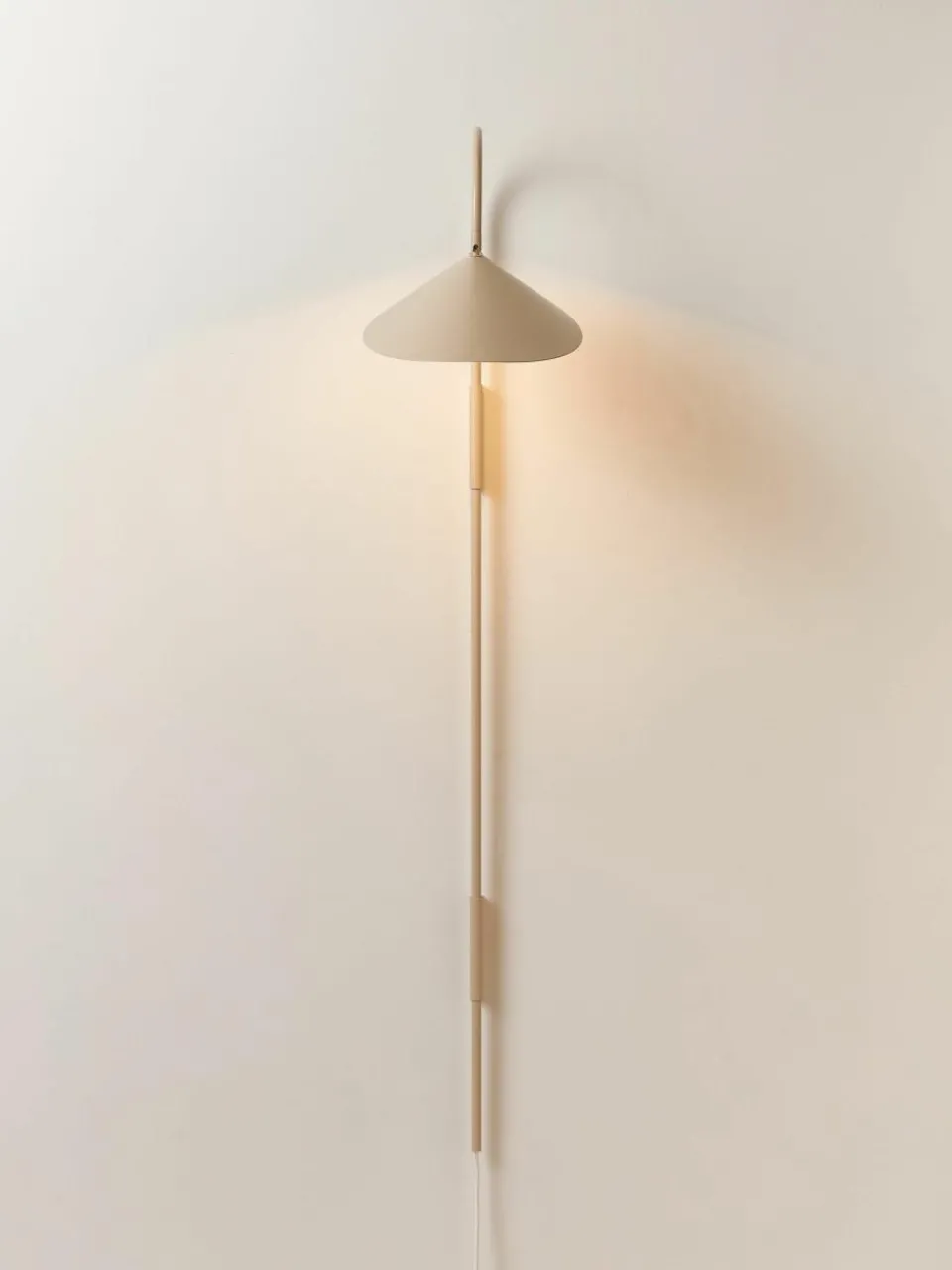 Grote wandlamp Arum met stekker, verstelbaar^ferm LIVING Discount