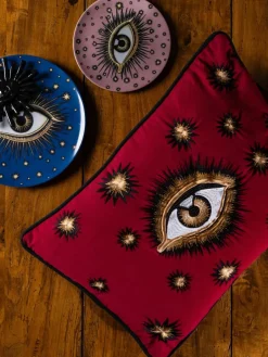 Handgeborduurde katoenen kussenhoes Eye^Westwing Sale