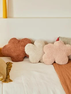 Handgemaakt katoenen knuffelkussen Clouds^Lorena Canals Fashion
