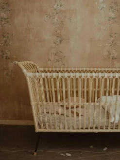 Handgemaakte babybedje Frederick van rotan^Bermbach Hot