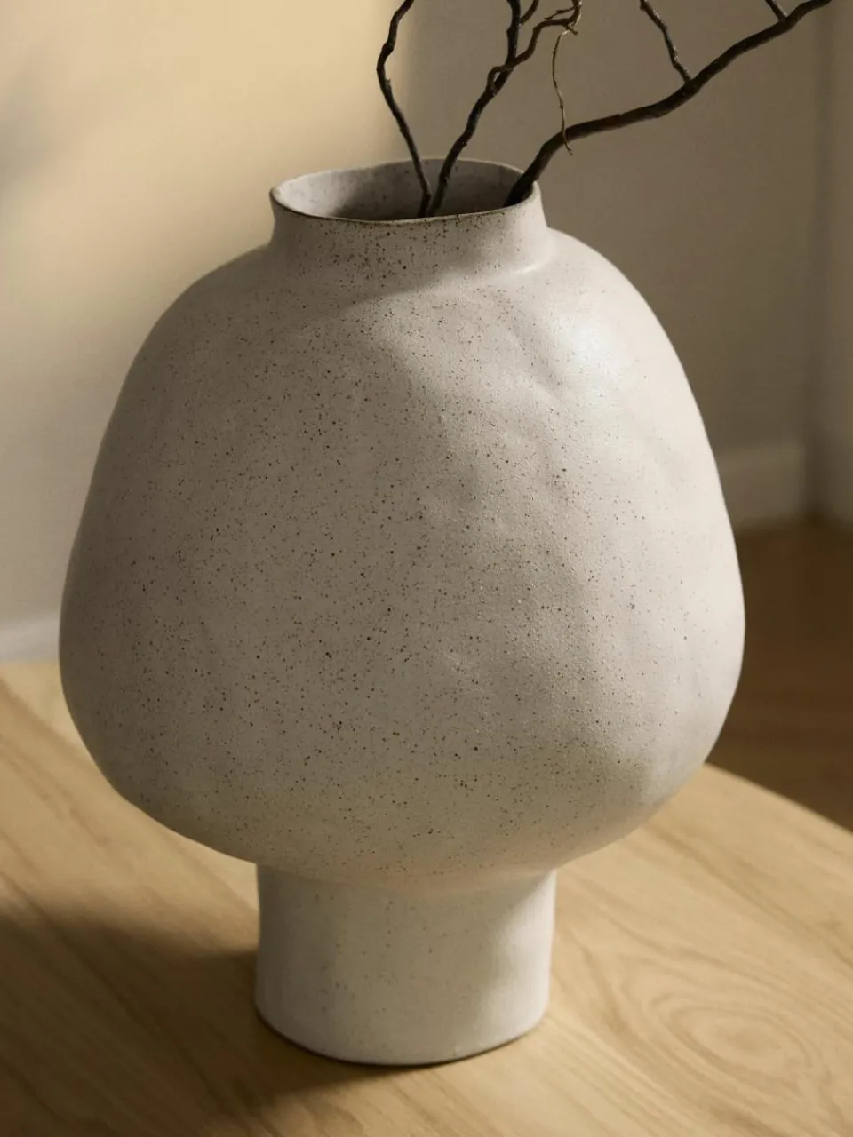Handgemaakte designvaas Saki van keramiek, H 40 cm^Westwing Collection New
